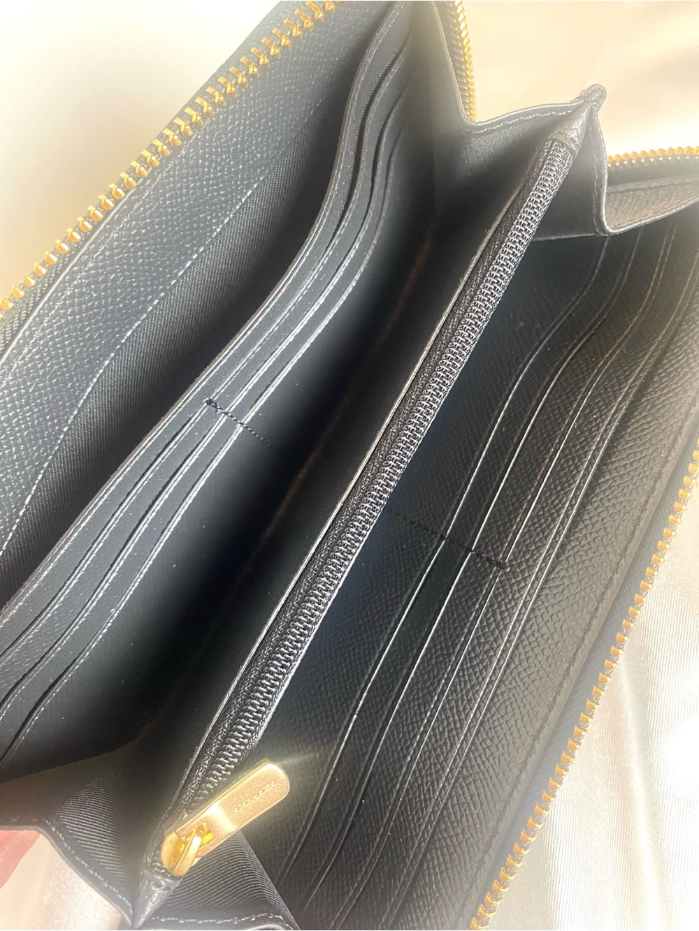 Coach Authentic Black Embossed Patent Leather Zip Wallet with Gold Logo Classic - Picture 4 of 12